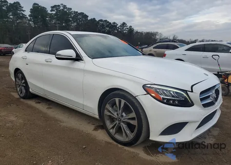 2019 Mercedes-Benz C 300 z USA, uszkodzony, nr VIN 55SWF8DB5KU286448